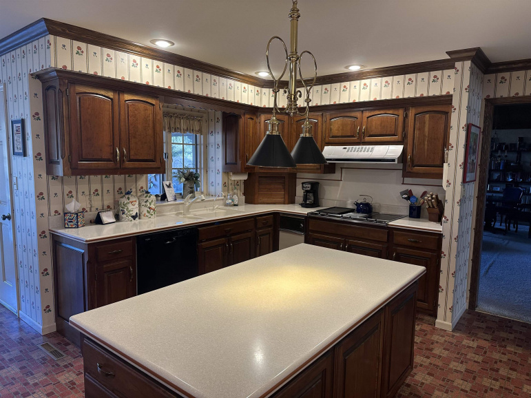 1016 Highland Drive Hastings, Nebraska 68901, 3 Bedrooms Bedrooms, ,4 BathroomsBathrooms,Residential,For Sale,1016 Highland Drive,20260214