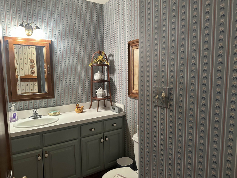 1016 Highland Drive Hastings, Nebraska 68901, 3 Bedrooms Bedrooms, ,4 BathroomsBathrooms,Residential,For Sale,1016 Highland Drive,20260214