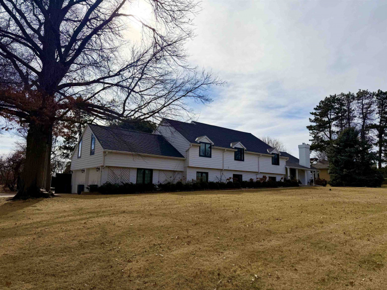 901 W Lochland Road Hastings, Nebraska 68901, 5 Bedrooms Bedrooms, ,4 BathroomsBathrooms,Residential,For Sale,901 W Lochland Road,20260213