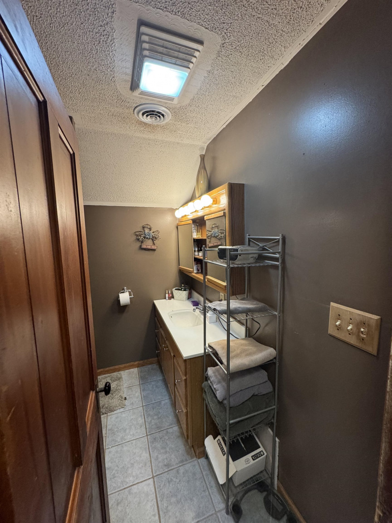 301 S C Street Overton, Nebraska 68863, 3 Bedrooms Bedrooms, ,2 BathroomsBathrooms,Residential,For Sale,301 S C Street,20260226