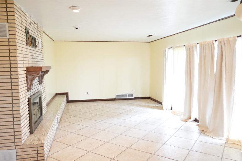 73803 Highway 183 Holdrege, Nebraska 68949, 6 Bedrooms Bedrooms, ,2 BathroomsBathrooms,Residential,For Sale,73803 Highway 183,20251467