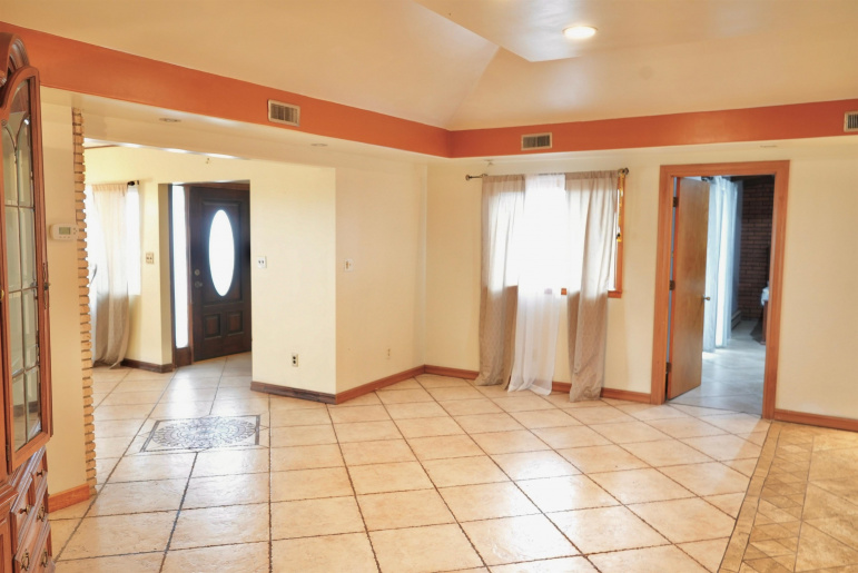 73803 Highway 183 Holdrege, Nebraska 68949, 6 Bedrooms Bedrooms, ,2 BathroomsBathrooms,Residential,For Sale,73803 Highway 183,20251467