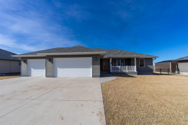 1612 South Wabash Avenue Hastings, Nebraska 68901, 5 Bedrooms Bedrooms, ,3 BathroomsBathrooms,Residential,For Sale,1612 South Wabash Avenue,20260233
