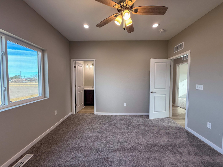 1303 S Harrison Street Lexington, Nebraska 68850, 3 Bedrooms Bedrooms, ,2 BathroomsBathrooms,Residential,For Sale,1303 S Harrison Street,20260230