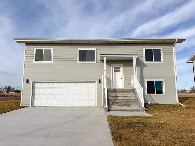 1305 S Harrison Street Lexington, Nebraska 68850, 3 Bedrooms Bedrooms, ,2 BathroomsBathrooms,Residential,For Sale,1305 S Harrison Street,20260228