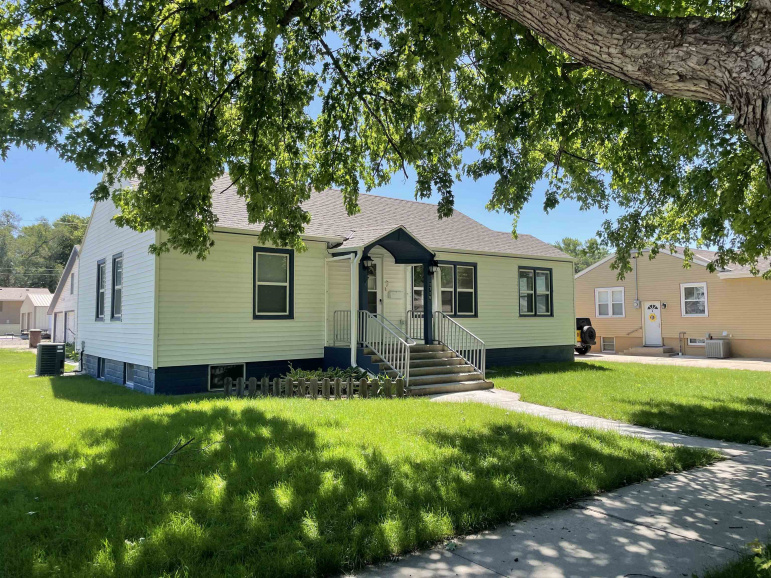 1719 Ave B Gothenburg, Nebraska 69138-0000, 4 Bedrooms Bedrooms, ,3 BathroomsBathrooms,Residential,For Sale,1719 Ave B,20250913