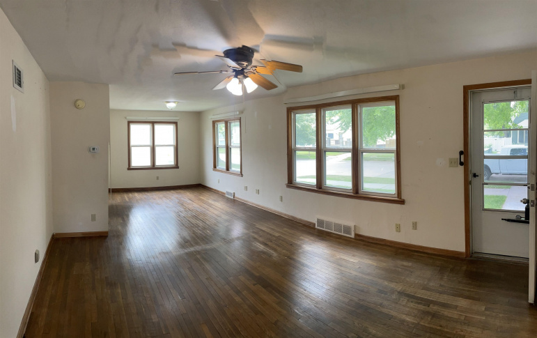 1719 Ave B Gothenburg, Nebraska 69138-0000, 4 Bedrooms Bedrooms, ,3 BathroomsBathrooms,Residential,For Sale,1719 Ave B,20250913