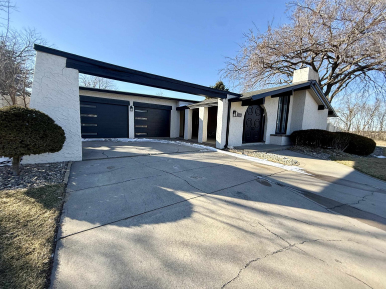 1741 Highland Drive Hastings, Nebraska 68901, 4 Bedrooms Bedrooms, ,4 BathroomsBathrooms,Residential,For Sale,1741 Highland Drive,20260241