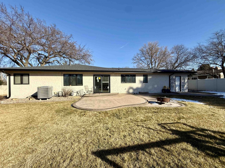 1741 Highland Drive Hastings, Nebraska 68901, 4 Bedrooms Bedrooms, ,4 BathroomsBathrooms,Residential,For Sale,1741 Highland Drive,20260241