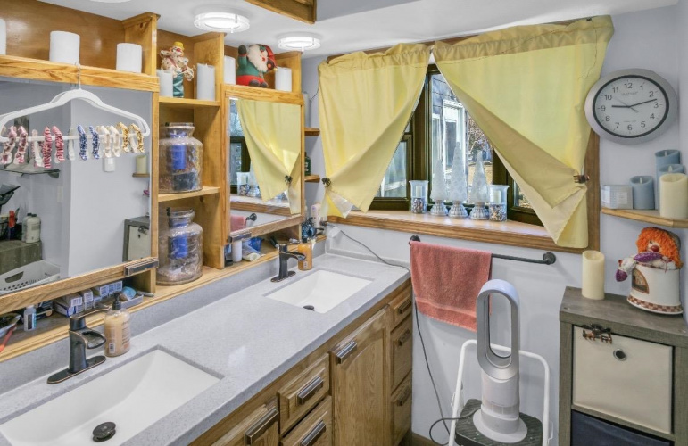 4611 N Regency Kearney, Nebraska 68847, 4 Bedrooms Bedrooms, ,3 BathroomsBathrooms,Residential,For Sale,4611 N Regency,20260246