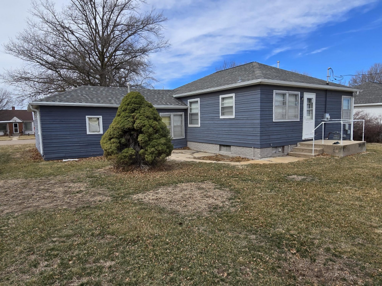 330 Broad Street Campbell, Nebraska 68932, 2 Bedrooms Bedrooms, ,1 BathroomBathrooms,Residential,For Sale,330 Broad Street,20260256