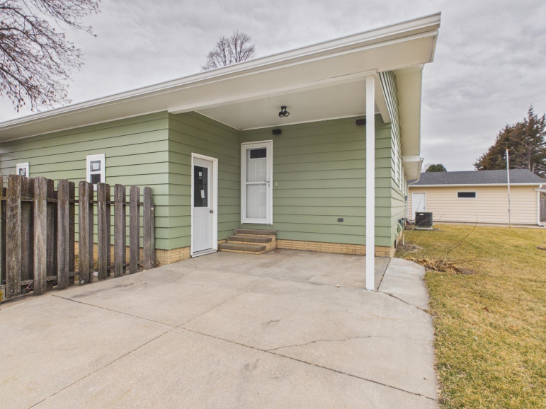 1313 Pamela Avenue Holdrege, Nebraska 68949, 5 Bedrooms Bedrooms, ,2 BathroomsBathrooms,Residential,For Sale,1313 Pamela Avenue,20260266