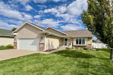 1211 17th Avenue Kearney, Nebraska 68845-4219, 5 Bedrooms Bedrooms, ,3 BathroomsBathrooms,Residential,For Sale,1211 17th Avenue,20260261