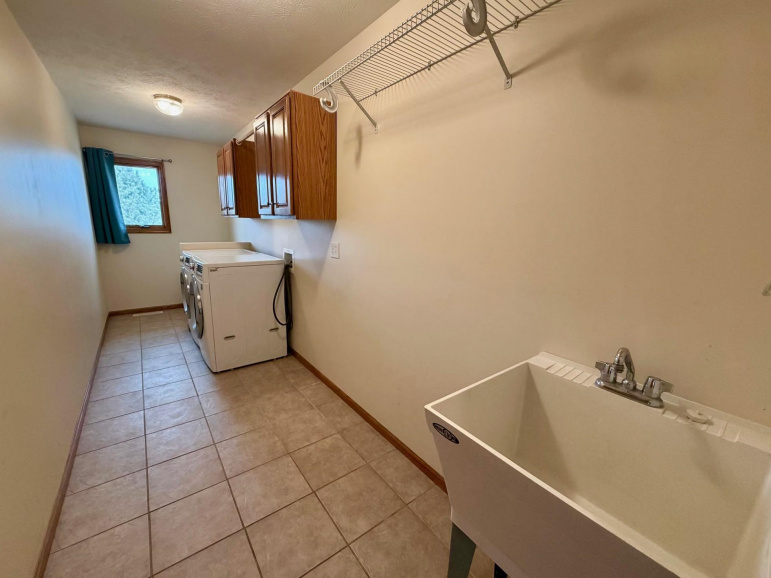 1245 W 102nd Street Place Kearney, Nebraska 68845-1502, 5 Bedrooms Bedrooms, ,3 BathroomsBathrooms,Residential,For Sale,1245 W 102nd Street Place,20260271