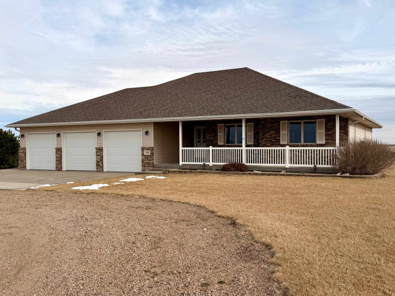 1245 W 102nd Street Place Kearney, Nebraska 68845-1502, 5 Bedrooms Bedrooms, ,3 BathroomsBathrooms,Residential,For Sale,1245 W 102nd Street Place,20260271