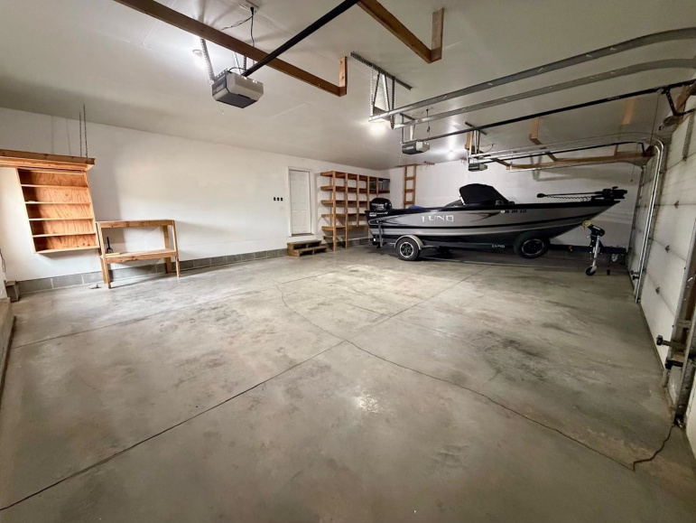 1245 W 102nd Street Place Kearney, Nebraska 68845-1502, 5 Bedrooms Bedrooms, ,3 BathroomsBathrooms,Residential,For Sale,1245 W 102nd Street Place,20260271