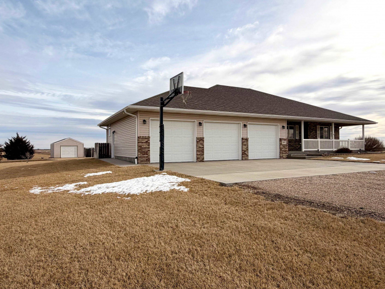 1245 W 102nd Street Place Kearney, Nebraska 68845-1502, 5 Bedrooms Bedrooms, ,3 BathroomsBathrooms,Residential,For Sale,1245 W 102nd Street Place,20260271
