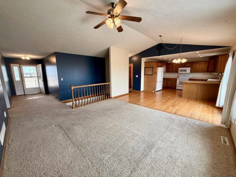 1245 W 102nd Street Place Kearney, Nebraska 68845-1502, 5 Bedrooms Bedrooms, ,3 BathroomsBathrooms,Residential,For Sale,1245 W 102nd Street Place,20260271