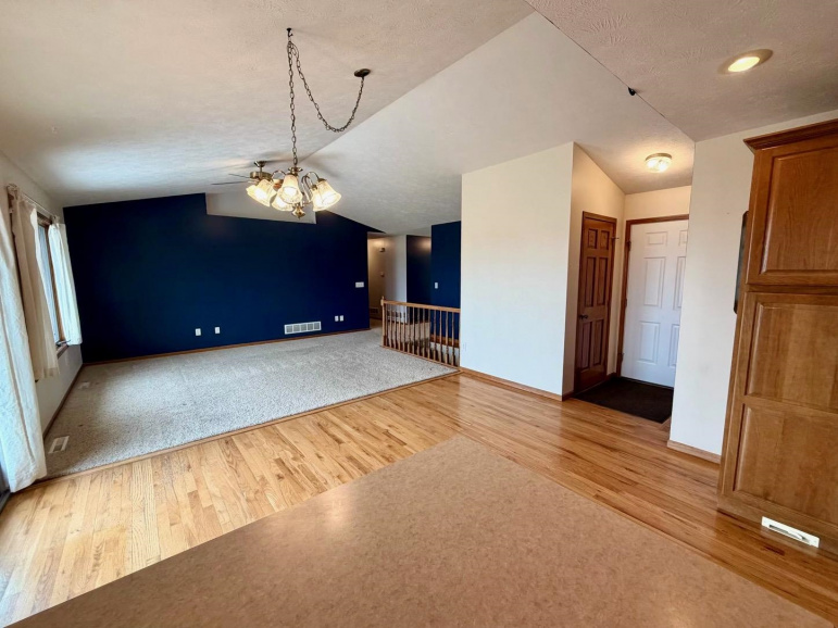 1245 W 102nd Street Place Kearney, Nebraska 68845-1502, 5 Bedrooms Bedrooms, ,3 BathroomsBathrooms,Residential,For Sale,1245 W 102nd Street Place,20260271