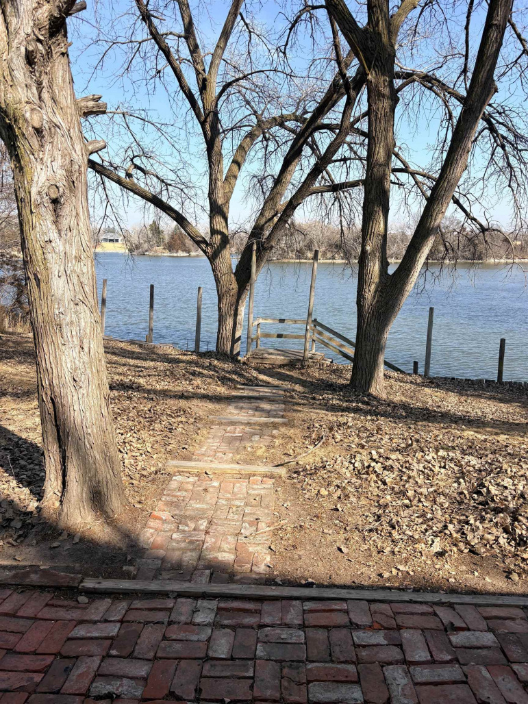 4 W Plum Creek Canyon Uebele Johnson Lake, Nebraska 68937, 3 Bedrooms Bedrooms, ,1 BathroomBathrooms,Residential,For Sale,4 W Plum Creek Canyon Uebele,20260270