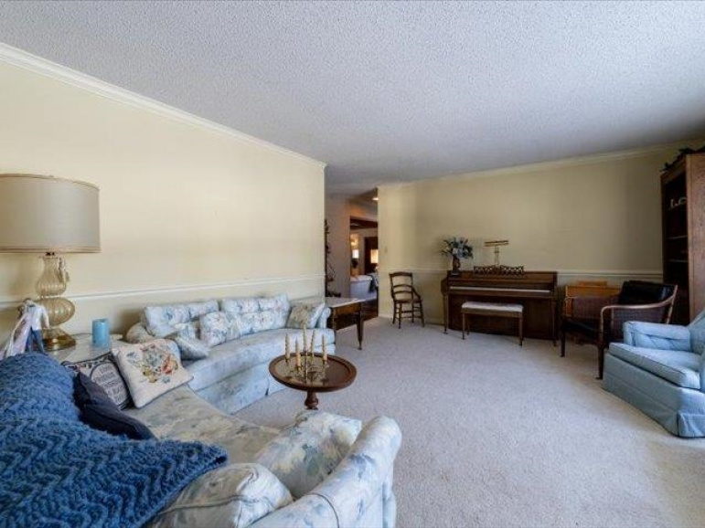 401 Lochland Road Hastings, Nebraska 68901, 5 Bedrooms Bedrooms, ,5 BathroomsBathrooms,Residential,For Sale,401 Lochland Road,20260273