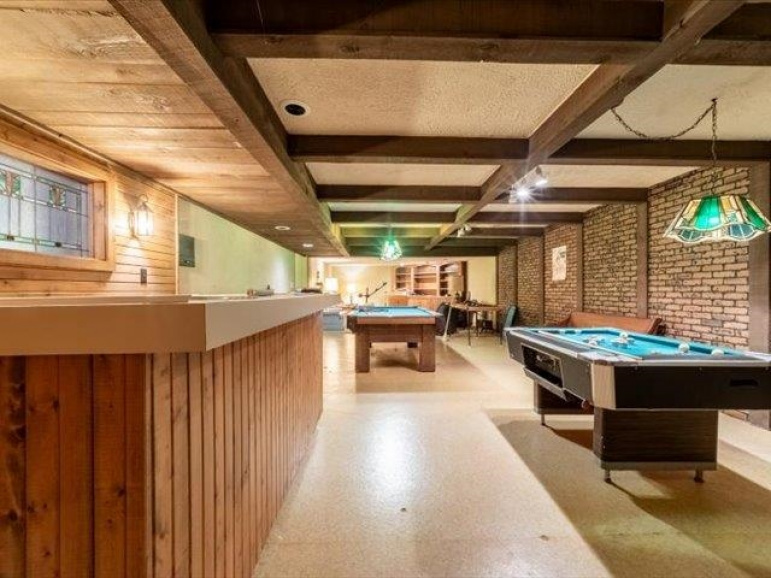 401 Lochland Road Hastings, Nebraska 68901, 5 Bedrooms Bedrooms, ,5 BathroomsBathrooms,Residential,For Sale,401 Lochland Road,20260273