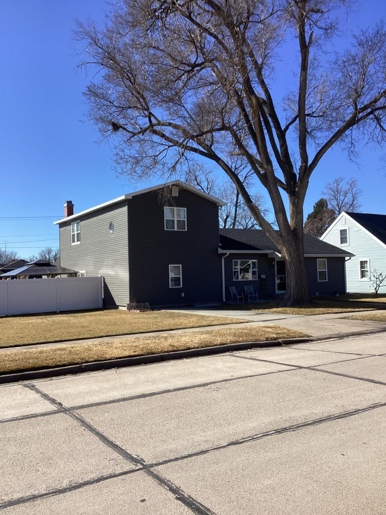 709 W 14th Street Cozad, Nebraska 69130, 3 Bedrooms Bedrooms, ,2 BathroomsBathrooms,Residential,For Sale,709 W 14th Street,20260280