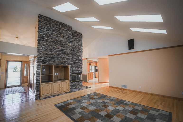 825 Madden Road Hastings, Nebraska 68901, 3 Bedrooms Bedrooms, ,4 BathroomsBathrooms,Residential,For Sale,825 Madden Road,20260278