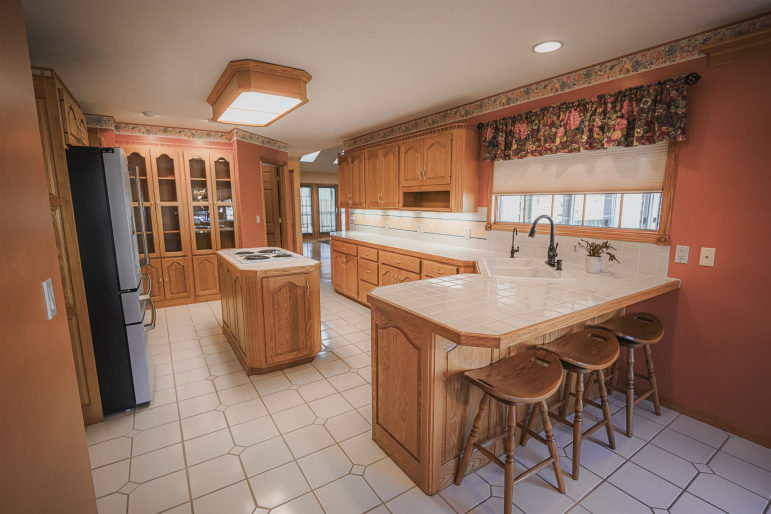 825 Madden Road Hastings, Nebraska 68901, 3 Bedrooms Bedrooms, ,4 BathroomsBathrooms,Residential,For Sale,825 Madden Road,20260278