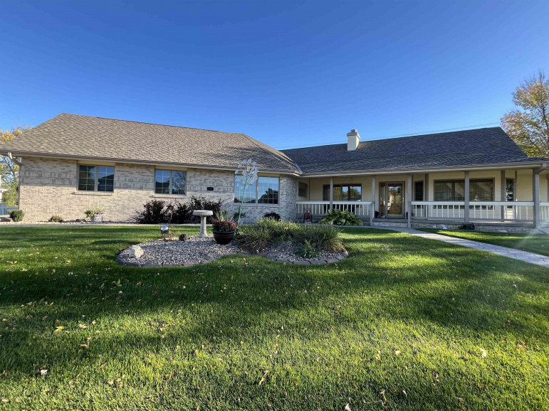 825 Madden Road Hastings, Nebraska 68901, 3 Bedrooms Bedrooms, ,4 BathroomsBathrooms,Residential,For Sale,825 Madden Road,20260278