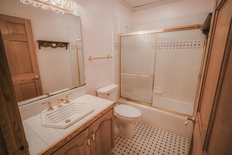 825 Madden Road Hastings, Nebraska 68901, 3 Bedrooms Bedrooms, ,4 BathroomsBathrooms,Residential,For Sale,825 Madden Road,20260278