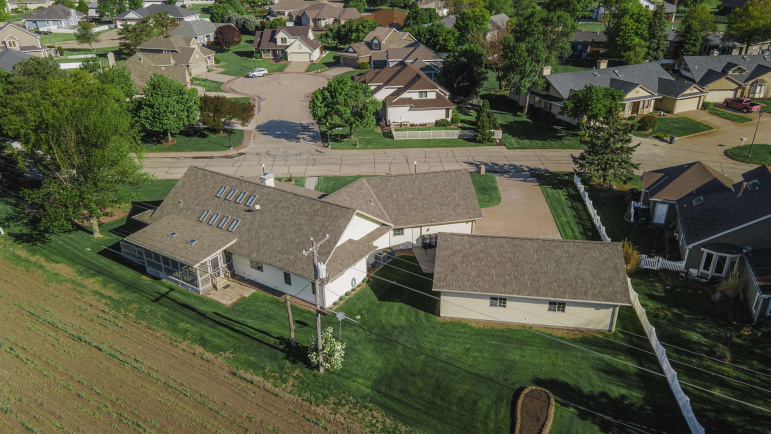 825 Madden Road Hastings, Nebraska 68901, 3 Bedrooms Bedrooms, ,4 BathroomsBathrooms,Residential,For Sale,825 Madden Road,20260278