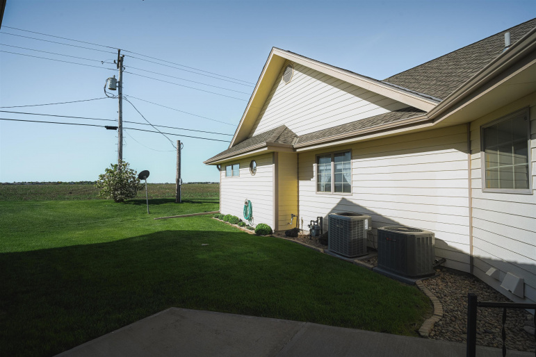 825 Madden Road Hastings, Nebraska 68901, 3 Bedrooms Bedrooms, ,4 BathroomsBathrooms,Residential,For Sale,825 Madden Road,20260278