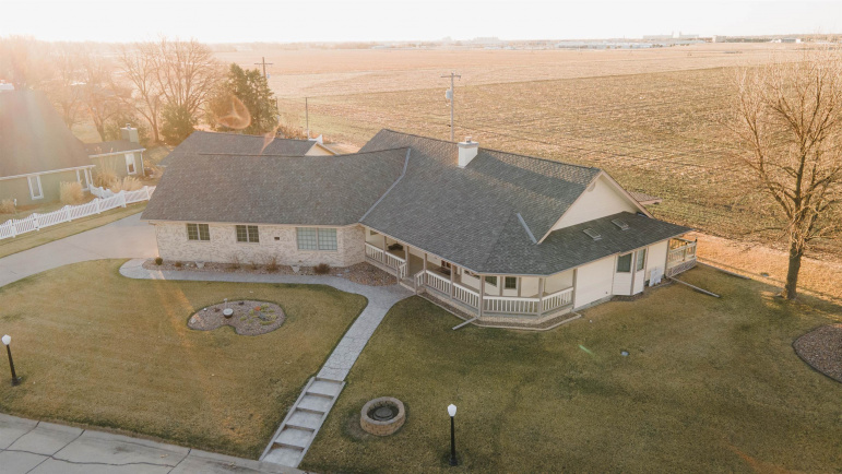 825 Madden Road Hastings, Nebraska 68901, 3 Bedrooms Bedrooms, ,4 BathroomsBathrooms,Residential,For Sale,825 Madden Road,20260278