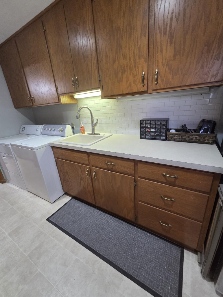 1215 B Cozad, Nebraska 69130, 3 Bedrooms Bedrooms, ,3 BathroomsBathrooms,Residential,For Sale,1215 B,20260291