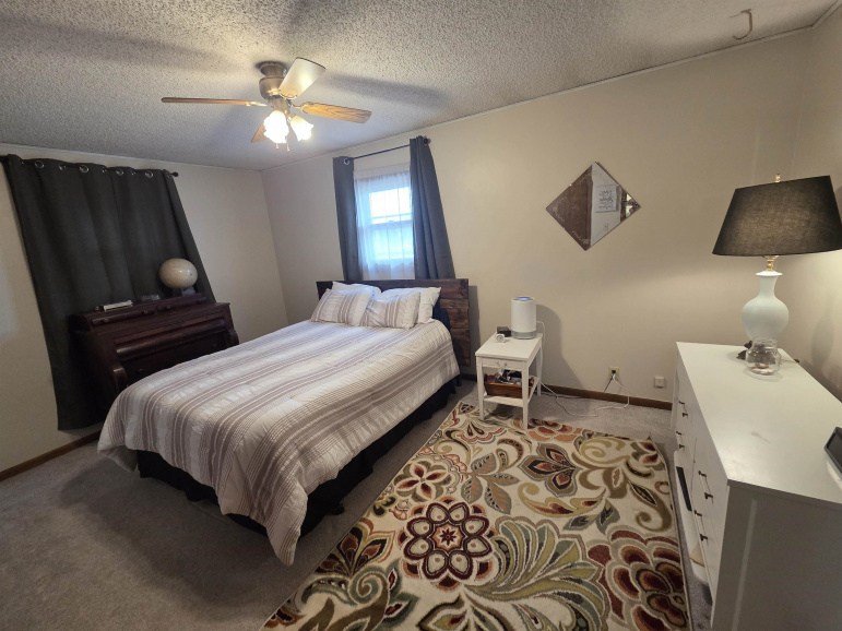 1215 B Cozad, Nebraska 69130, 3 Bedrooms Bedrooms, ,3 BathroomsBathrooms,Residential,For Sale,1215 B,20260291