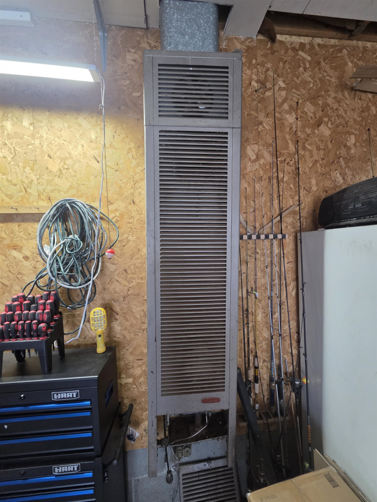 1215 B Cozad, Nebraska 69130, 3 Bedrooms Bedrooms, ,3 BathroomsBathrooms,Residential,For Sale,1215 B,20260291