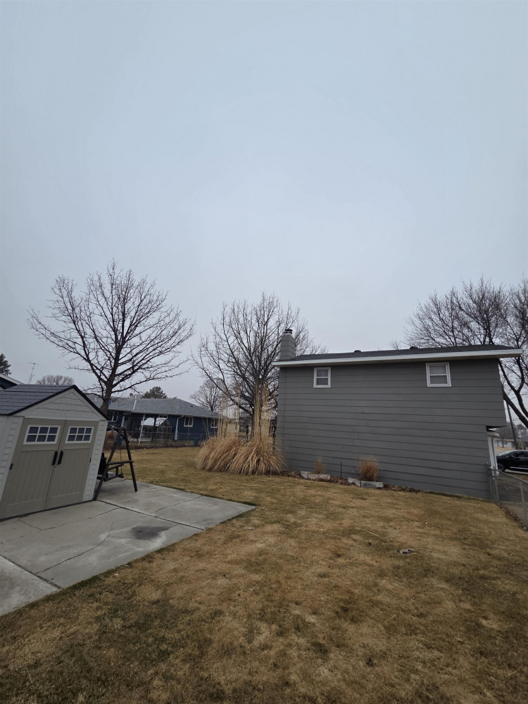 1215 B Cozad, Nebraska 69130, 3 Bedrooms Bedrooms, ,3 BathroomsBathrooms,Residential,For Sale,1215 B,20260291