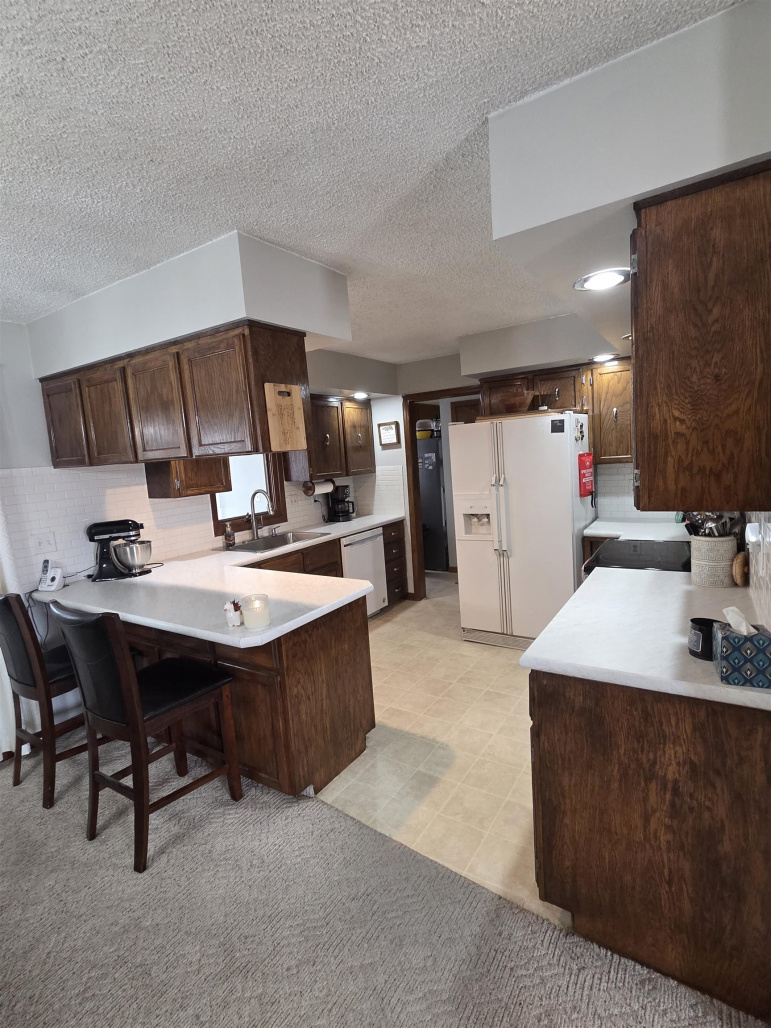 1215 B Cozad, Nebraska 69130, 3 Bedrooms Bedrooms, ,3 BathroomsBathrooms,Residential,For Sale,1215 B,20260291