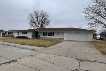 2425 Grand Crescent Dr GOTHENBURG, Nebraska 69138-0000, 2 Bedrooms Bedrooms, ,3 BathroomsBathrooms,Residential,For Sale,2425 Grand Crescent Dr,20260289