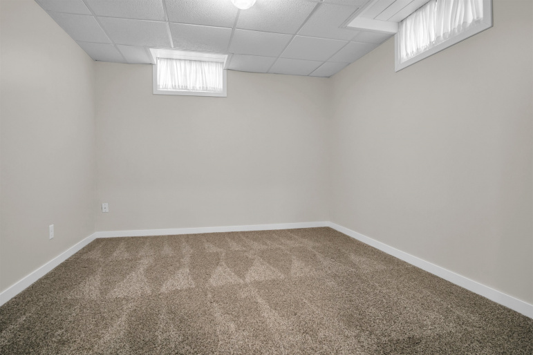 1915 W 40th Street Kearney, Nebraska 68845, 3 Bedrooms Bedrooms, ,3 BathroomsBathrooms,Residential,For Sale,1915 W 40th Street,20260313