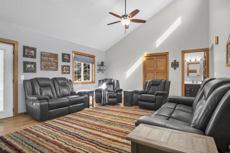 1915 W 40th Street Kearney, Nebraska 68845, 3 Bedrooms Bedrooms, ,3 BathroomsBathrooms,Residential,For Sale,1915 W 40th Street,20260313