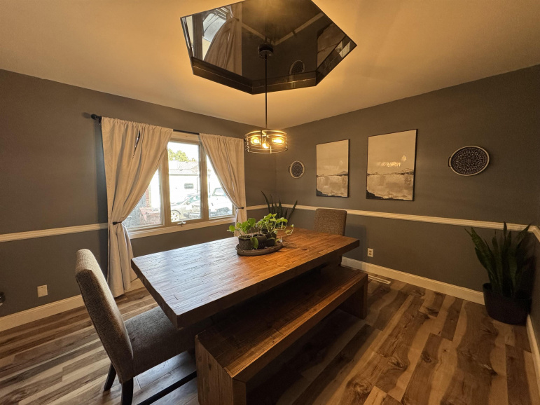 707 Shoreside Cove Hastings, Nebraska 68901, 4 Bedrooms Bedrooms, ,3 BathroomsBathrooms,Residential,For Sale,707 Shoreside Cove,20260338