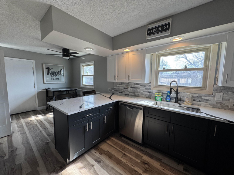 707 Shoreside Cove Hastings, Nebraska 68901, 4 Bedrooms Bedrooms, ,3 BathroomsBathrooms,Residential,For Sale,707 Shoreside Cove,20260338