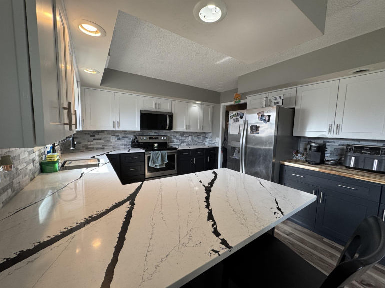 707 Shoreside Cove Hastings, Nebraska 68901, 4 Bedrooms Bedrooms, ,3 BathroomsBathrooms,Residential,For Sale,707 Shoreside Cove,20260338