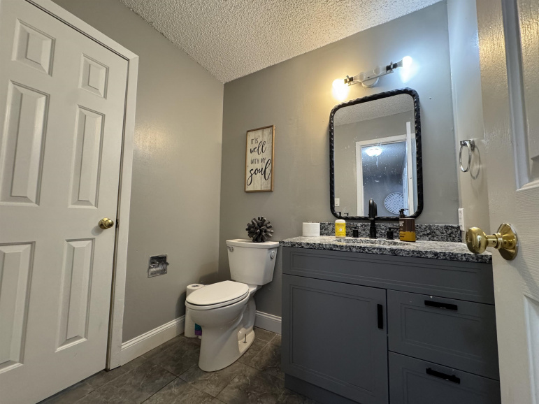 707 Shoreside Cove Hastings, Nebraska 68901, 4 Bedrooms Bedrooms, ,3 BathroomsBathrooms,Residential,For Sale,707 Shoreside Cove,20260338