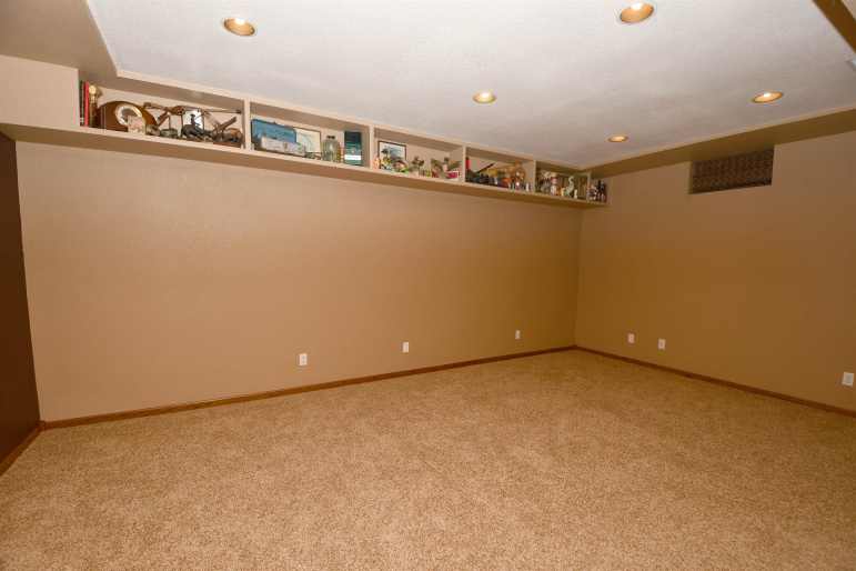 8110 6th Avenue Kearney, Nebraska 68847, 4 Bedrooms Bedrooms, ,4 BathroomsBathrooms,Residential,For Sale,8110 6th Avenue,20260357