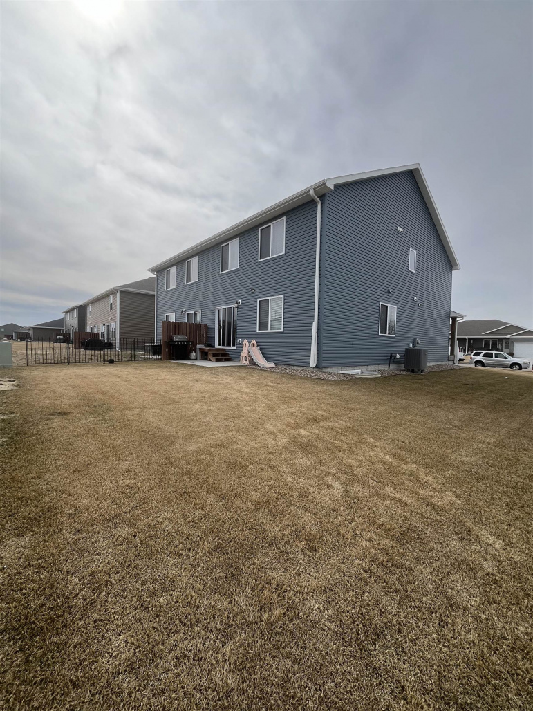 1845 Peach Street Grand Island, Nebraska 68801, 4 Bedrooms Bedrooms, ,3 BathroomsBathrooms,Residential,For Sale,1845 Peach Street,20260352