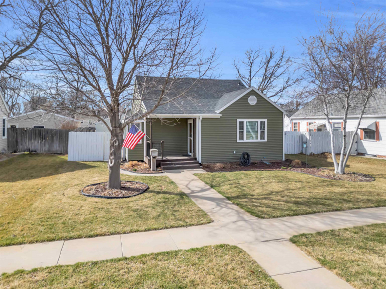 1019 Hancock Street Holdrege, Nebraska 68949, 2 Bedrooms Bedrooms, ,2 BathroomsBathrooms,Residential,For Sale,1019 Hancock Street,20260350