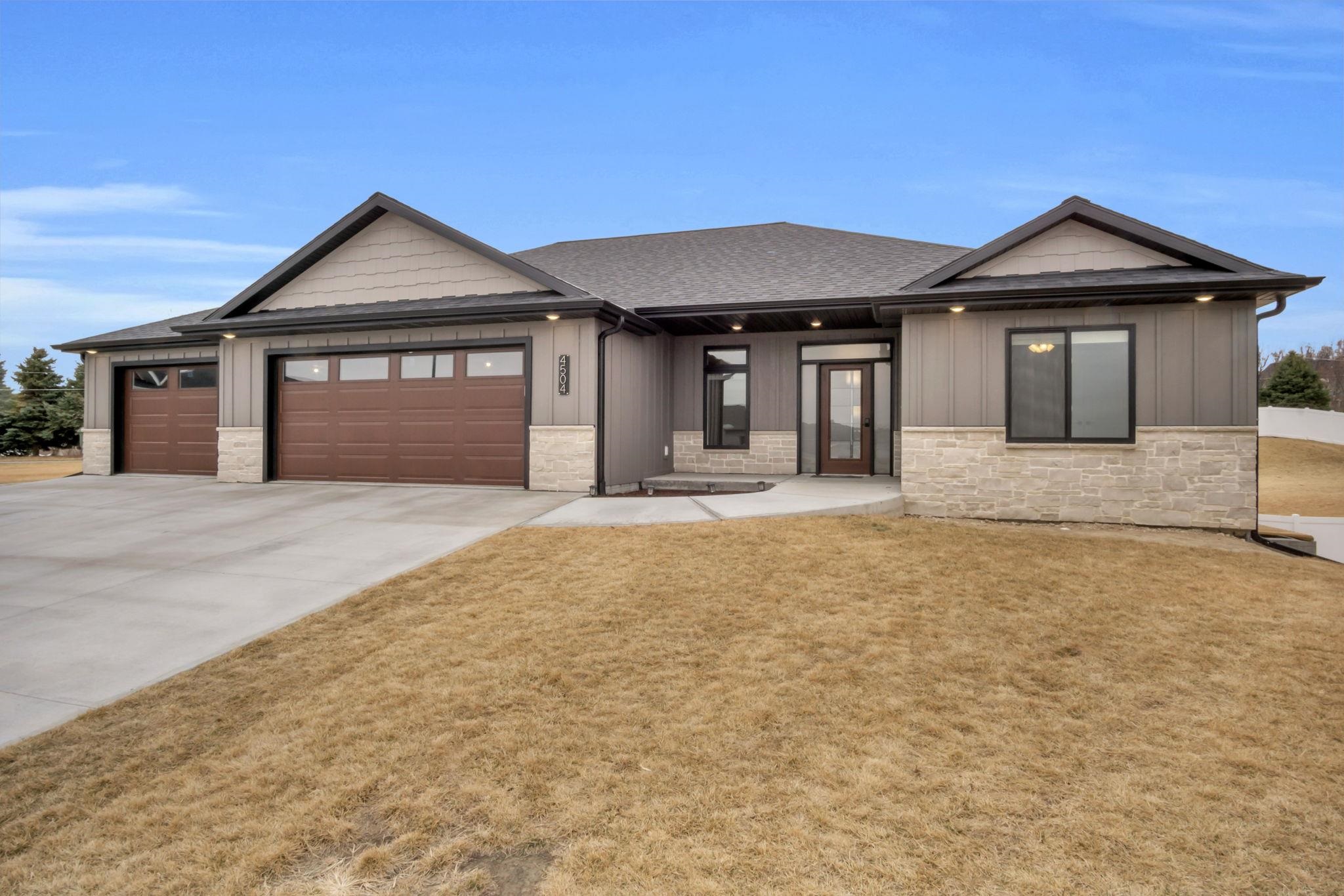 4504 15th Avenue Place Kearney, Nebraska 68845, 6 Bedrooms Bedrooms, ,4 BathroomsBathrooms,Residential,For Sale,4504 15th Avenue Place,20260363